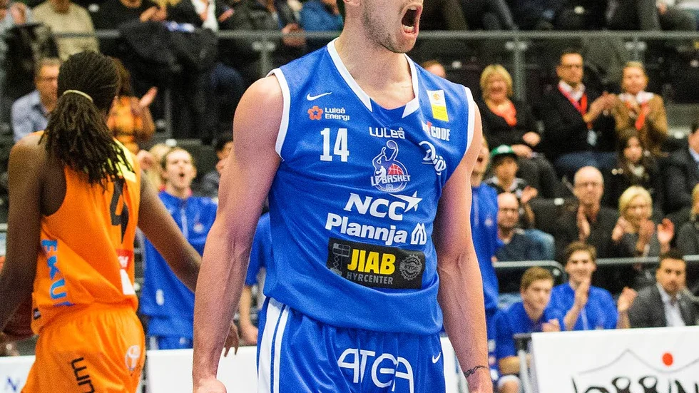 STUKAD. Alexandros Sigkounas skadade foten i slutet av matchen.