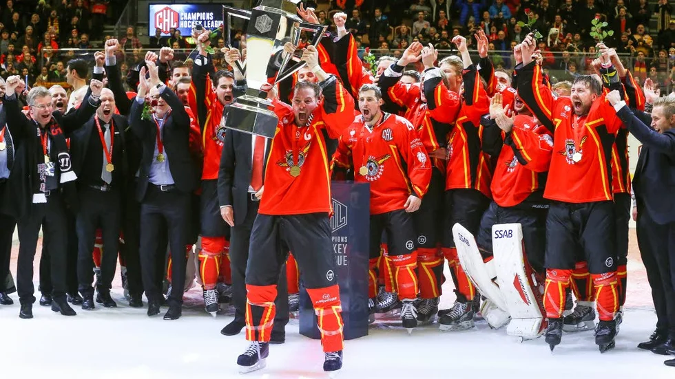 Mästare. Luleå vann CHL och nu åker Chris Abbotts tröja till Hall of Fame 	i Toronto.