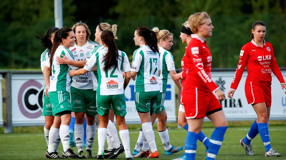 I serietopp. Assi och Lina Henriksson fick jubla igen. Laget har skaffat sig ett utmärkt läge att vinna serien.