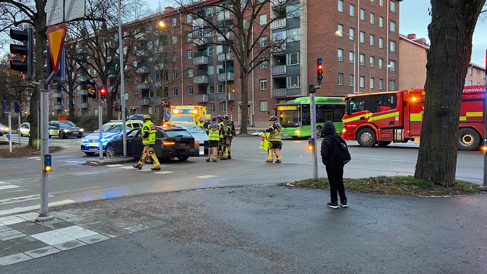Två bilar krockade på fredagsmorgonen.