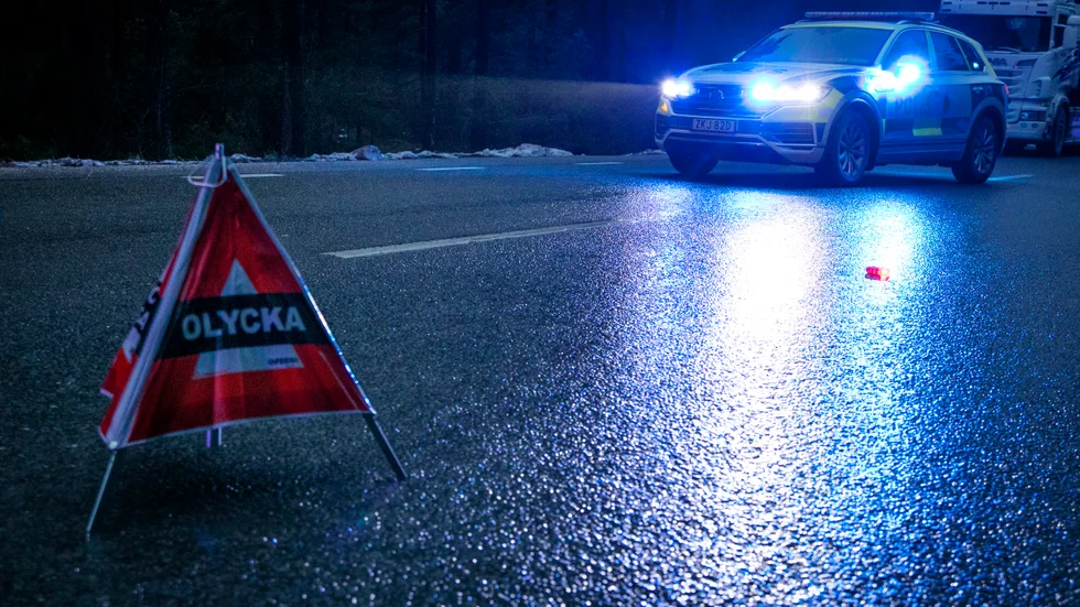 Det har varit flera singelolyckor i Sörmland under måndagskvällen. 
