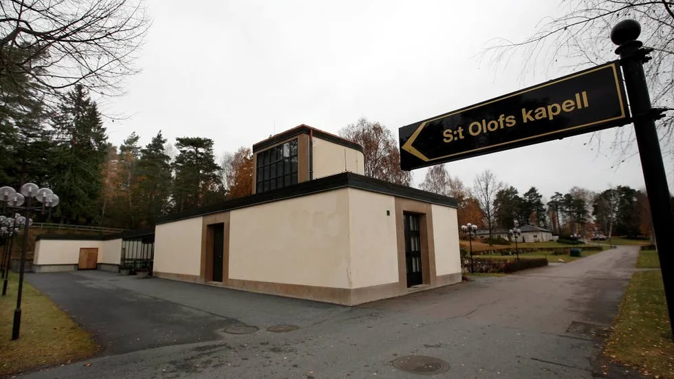 P-beslut. Beslutet om parkering på gravplatser togs och revs sedan upp.