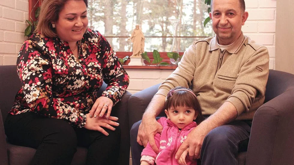 Rörelse. Efter en lång väntan börjar det hända saker med familjen Keshishian-Gizirians ärende.