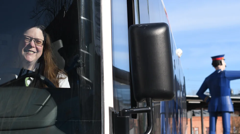 Maude tycker att hemstadsdelen Ekholmen är roligast att köra i. "Sturefors är också jätteskönt att köra", säger Maude.
