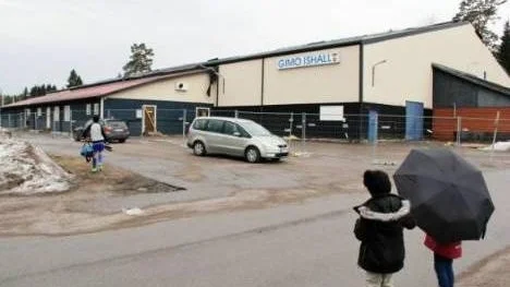 Ishallen i Gimo ska av allt att döma byggas upp.