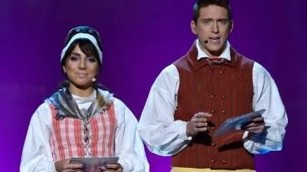 Programledarna Gina Dirawi och  Danny Saucedo.
