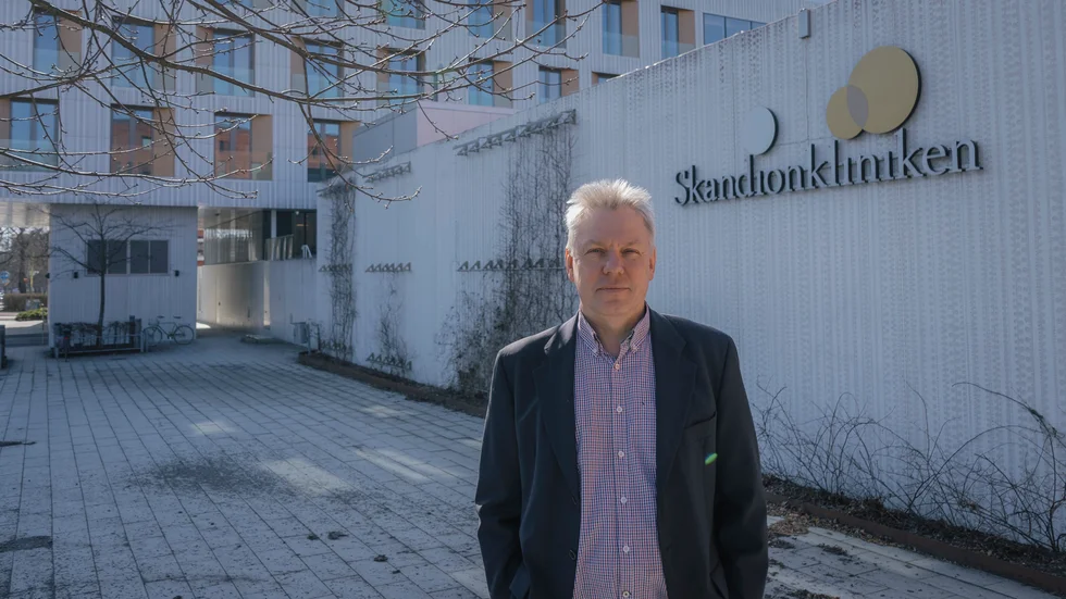 Uppsalajuristen Patrik Mosten kräver att Skandionkliniken ska tömmas och rivas. Enligt honom är det vad lagen säger måste ske i ett sådant här ärende.