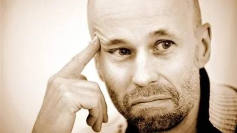 Deckarförfattaren Johan Theorin.