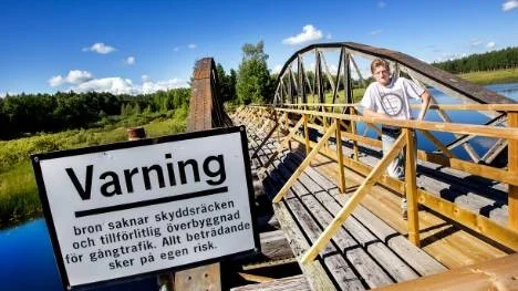 Mats Köbin på den östligaste av de tre järnvägsbroarna över Nedre Dalälven.