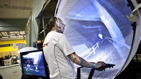 Birdie - datorfestival i Allianshallen Uppsala Mattias Dyrblom spelar jDome