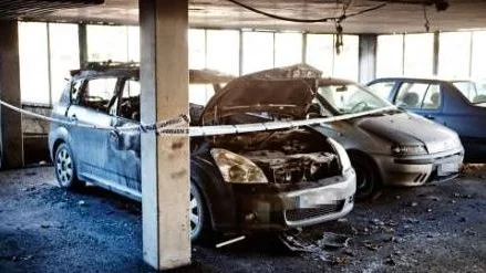 Från natttens brand i garaget på Bandstolsvägen.