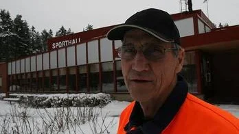 Rune Ragnarsson, vaktmästare i sporthallen i Östervåla närmar sig pensionsstrecket.