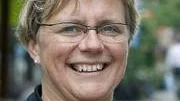 Maria Schönning jobbar på Svenska kyrkans kansli. - På min arbetsplats har vi årsarbetstid och ganska stor frihet att jobba när det passar oss, säger hon.