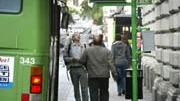 Bo Lindqvist undrar om han hittat rätt buss.
