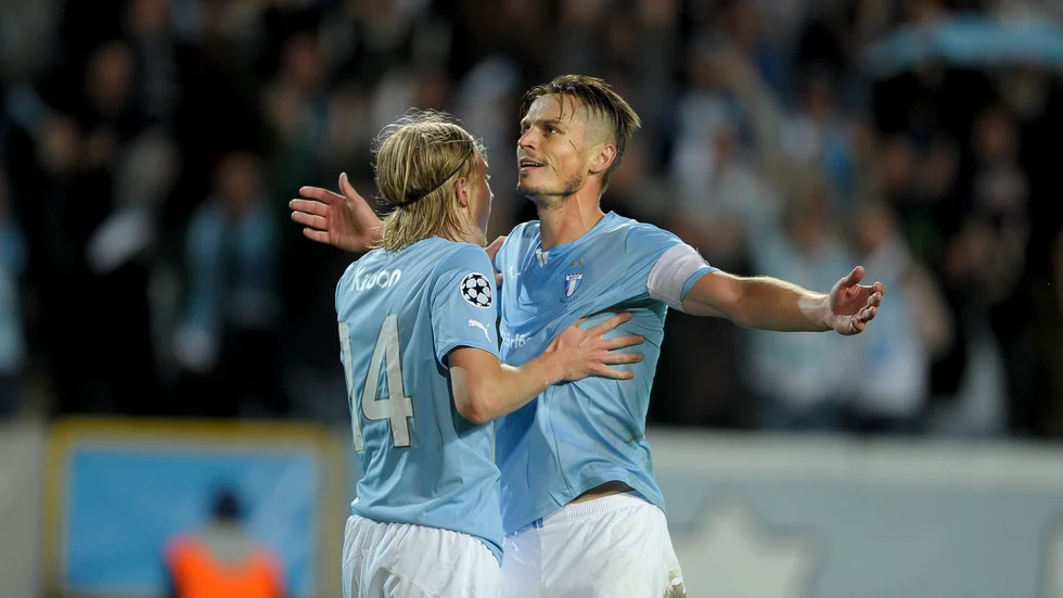 Dåvarande lagkaptenen Markus Rosenberg jublar efter att ha skjutit Malmö FF till Champions League för första gången 2014 – en framgång som förändrade skåningarnas ekonomi i grunden. Arkivbild.