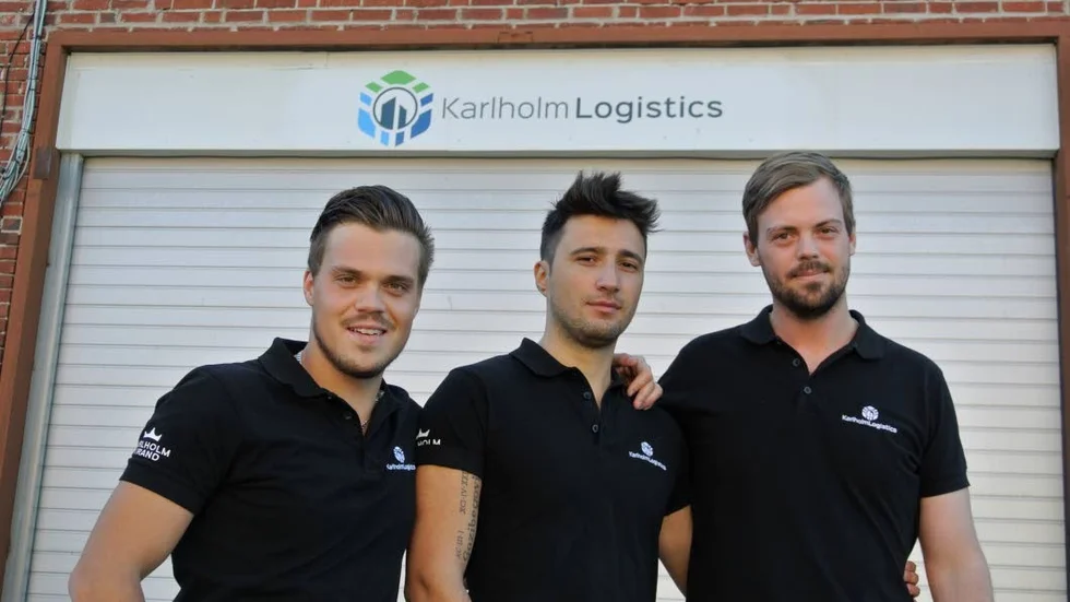 Nyskyltat. Johan Bergström, Adi Gazibegovic och Alexander Våhlin vill satsa brett inom ramen för Karlholm Logistics, en ny företagsskylt vid Karlholms strand.