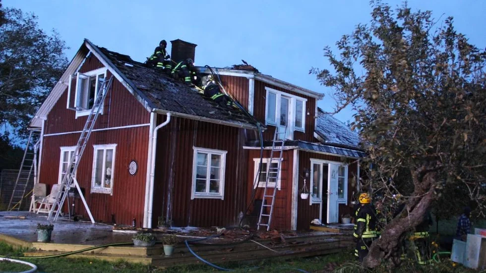 Räddningstjänsten bekämpade en stor villabrand under onsdagen.
