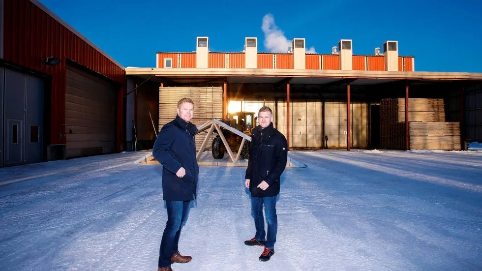 Bröderna Johan och Richard Arvidsson driver Sveriges tredje största tillverkare av takstolar, och vill hitta mer folk att anställa.