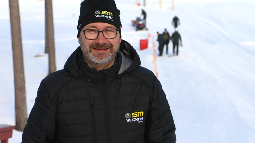 Lars-Olov Pajala hade önskat gynsammare temperaturer, men är inte särskilt orolig för skidsporterna på SM-veckan. "Vi har minst fem eller sex kilometer spår som vi i pricip kan garantera", säger han. 