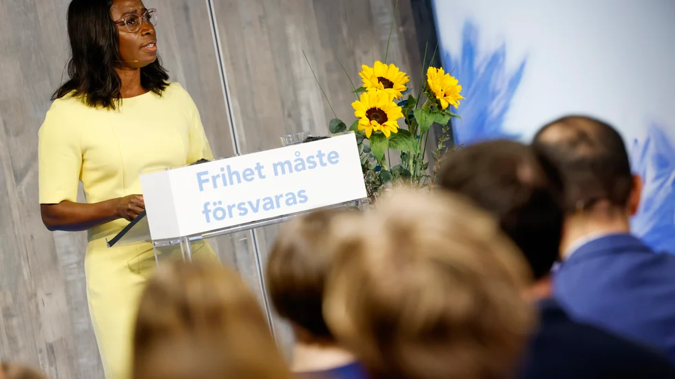Liberalernas partiledare Nyamko Sabuni talar under partiets riksmöte.