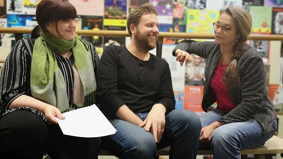 GDT:s konstnärliga ledare Kerstin Helsing, skådespelaren Björn Dahlman och regidebutanten Suzanne Reuter samarbetar om ett teaterprojekt på Gottsunda dans & teater. Premiären närmar sig!