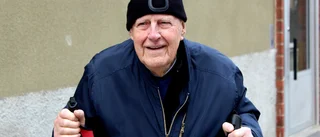 Ragnar, 95, promenerar i Linköping varje dag: "Det här är den finaste stadsdel som finns"