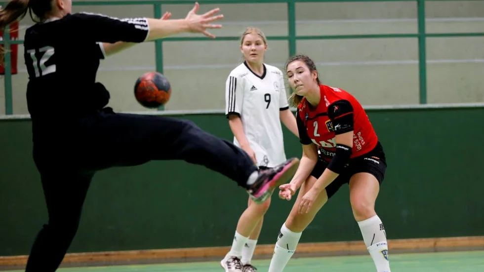 Förlust. EHS kunde inte stå emot Täby matchen ut.