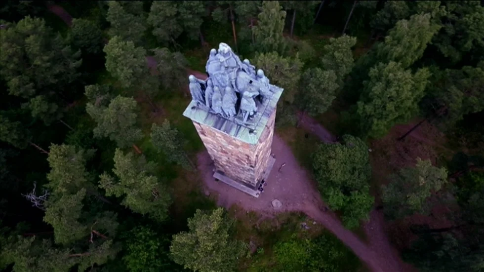 I år har det gått hundra år sedan Carl Millesstatyn på Kronåsen invigdes. Men varför har vi egentligen ett sådant monument i Uppsala?