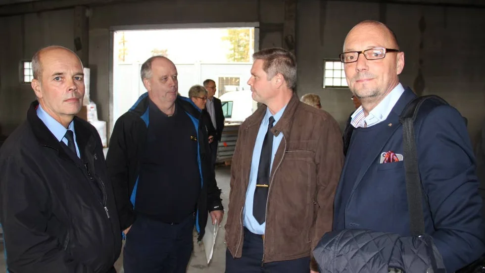 Inspektion. Länspolisledningen inspekterar polishusbygget i Tierp, fr v  Erik Steen, länspolismästare. Mats Norling, t f närpolischef i Tierp, Niklas Hållkvist, t f chef för stab och verksamhet hos länspolisen och f d närpolischefn i Tierp samt Mats Gyllander, ordförande i länspolisstyrelsen.