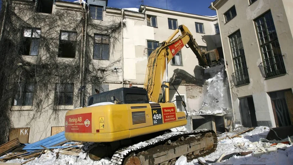 Rivning. Stadshotellet mars 2010. Vad har kommunen egentligen för syn på underhåll? frågar sig ­insändarskribenten.