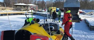 Skadad skridskoåkare undsattes på Ekoln