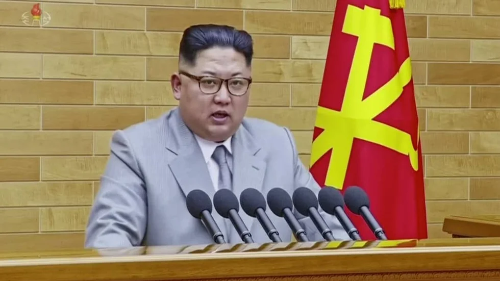 Öppningar och hot. Kim Jong-Un håller nyårstal på en hemlig plats i Nordkorea.