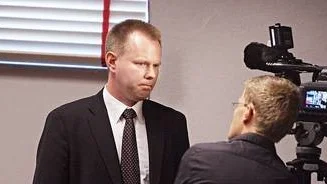 Kammaråklagare Thomas Bälter Nordenman intervjuas i samband med fredagens presskonferens.