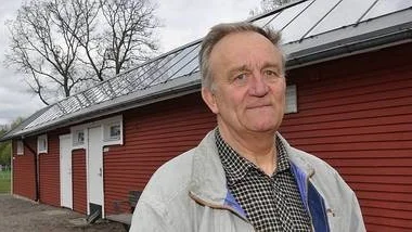 IFK Dannemora Österbys klubbhus i Österbybruk är en av de idrottsanläggningar vars tak pryds av Sven-Olof Sundells solfångare.