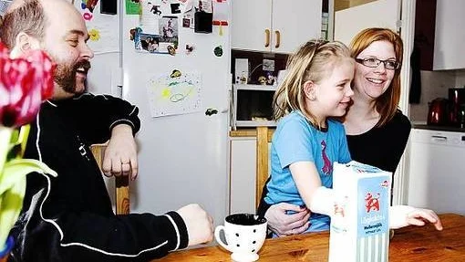 Dick, Louise och Maggan Nilsson trivs i Järlåsa.
