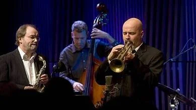 Lennart Åberg, Christian Spering och Magnus Broo spelar "Step, min step", från Jan Johanssons skiva "Jazz på ryska".