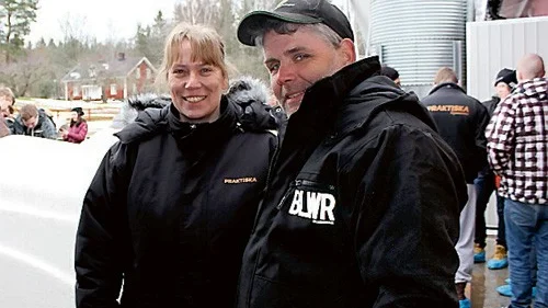 Läraren Eva Nilsson och Magnus Svensson, Lörstad, tyckte det var en bra idé att göra ett gårdsbesök för att prata teknik, hållbar utveckling och djurhållning.