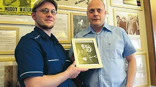 Det är Bill Haleys fel alltihop... Och det ska firas, tycker Stefan Ölvebring och Jonas Bjälsesjö på Svenskt Rockarkiv i Hultsfred.