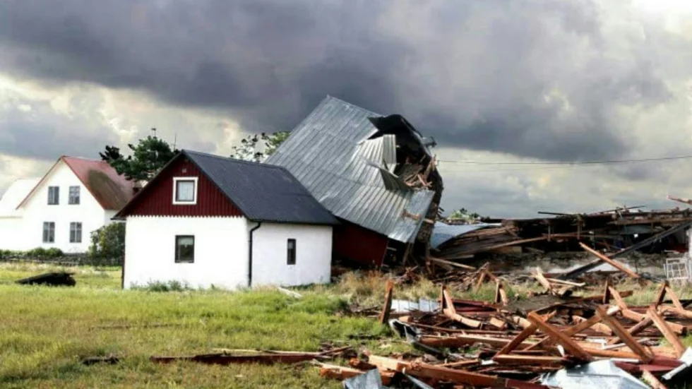 Framförhållning. Fler naturkatastrofer och andra miljöförändringar väntas i framtiden till följd av klimatförändringar. Det behöver kommunerna aktivt planera för, menar Philip Thörn, IVL Svenska Miljöinstitutet och Staffan Moberg, Svensk Försäkring. Arkivfoto: Bengan Zettergren
