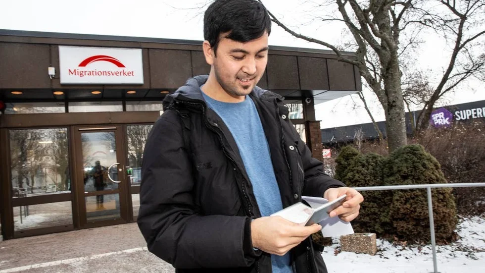 Elias Payam fick på onsdagen hämta ut sitt pass från Migrationsverket i Boländerna.