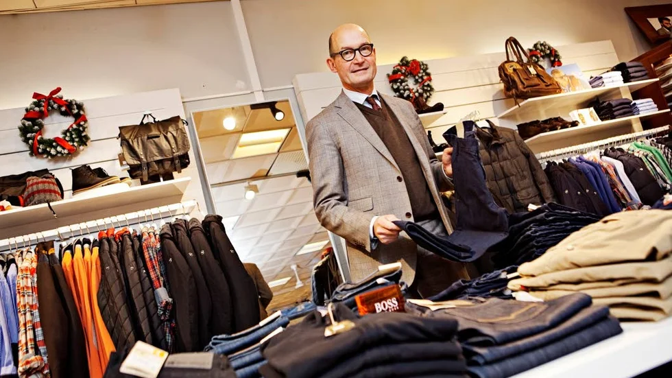 Bergmans konfektion slutar sälja damkläder.  "Det ger oss plats till större utbud av basvaror för herrar," säger Urban Sand.