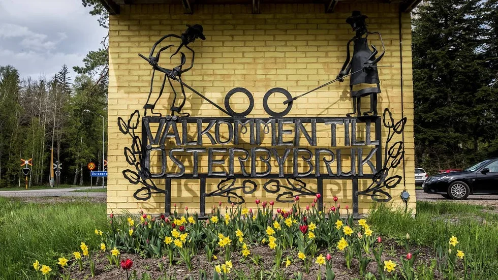 Efter att Wåhlstedts lade ned har affärslokalen vid torget i Österbybruk stått tom, och nu vill Östhammarshem ha möjlighet att skapa hyreslägenheter i bottenplan.