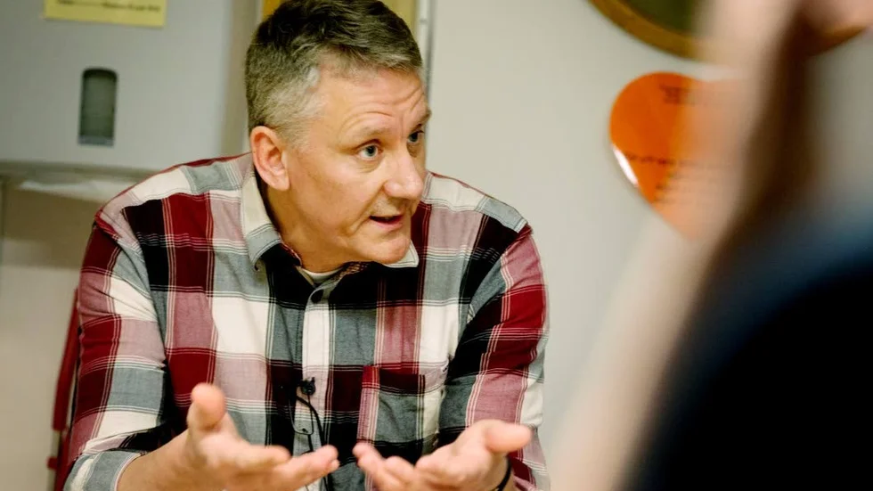 Roger Lamell (S), har varit ordförande i barn- och utbildningsnämnden sedan år 2010. Nyligen valdes han till ordförande i fullmäktige, och en C-politiker väntas ta över barn- och utbildningsnämndens styrning. Officiellt har inget förslag lagts fram ännu.