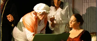Teater Suscena var sugna på fars