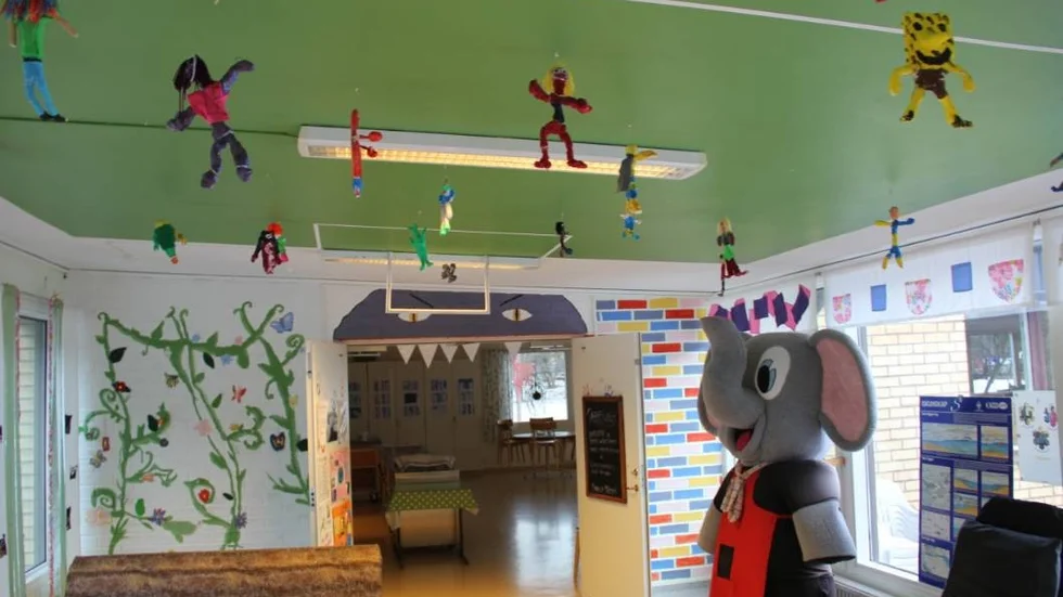 Hammarskolan i Gimo har omfattande mögelskador och föreslås rivas.