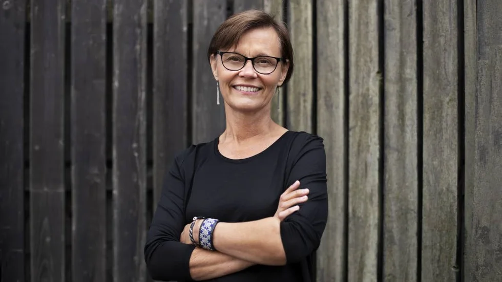 Pia Mariana Raatamaa Visén är född 1962. "Där rinner en älv genom Saivo-Muotka by" är hennes debut.