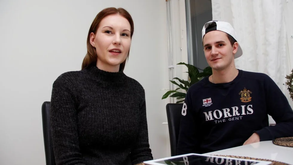 Gladare miner. Linnea Eriksson Blomkvist Robin Brückner kan nu betala sina räkningar med hjälp av ett fungerande fibernät.