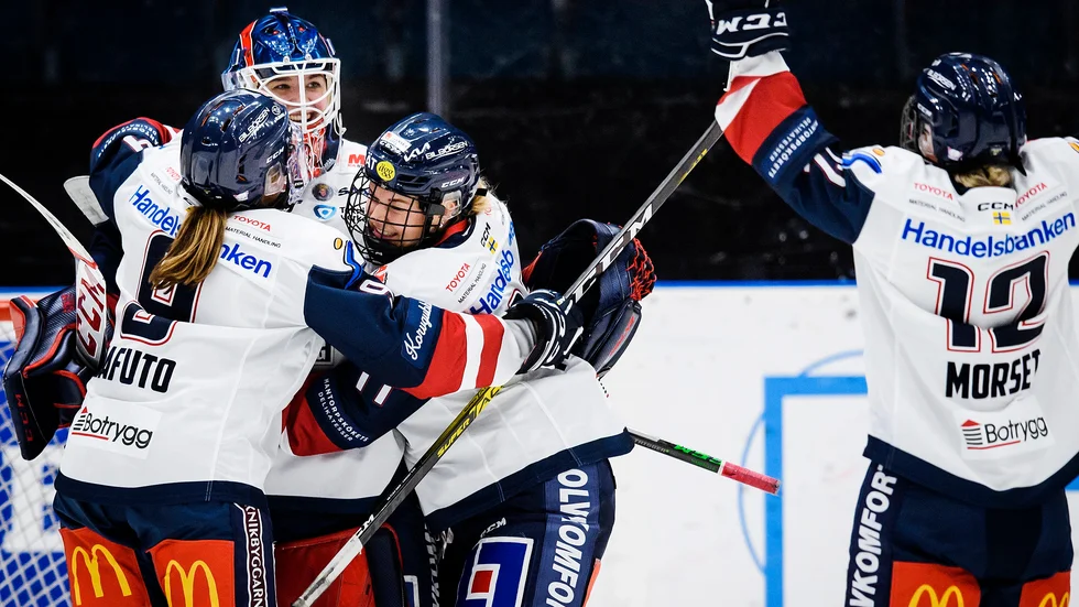 Linköping kunde jubla efter att laget vunnit den tredje semifinalen mot Luleå med 3–2 och räddat en matchboll. Arkivbild.