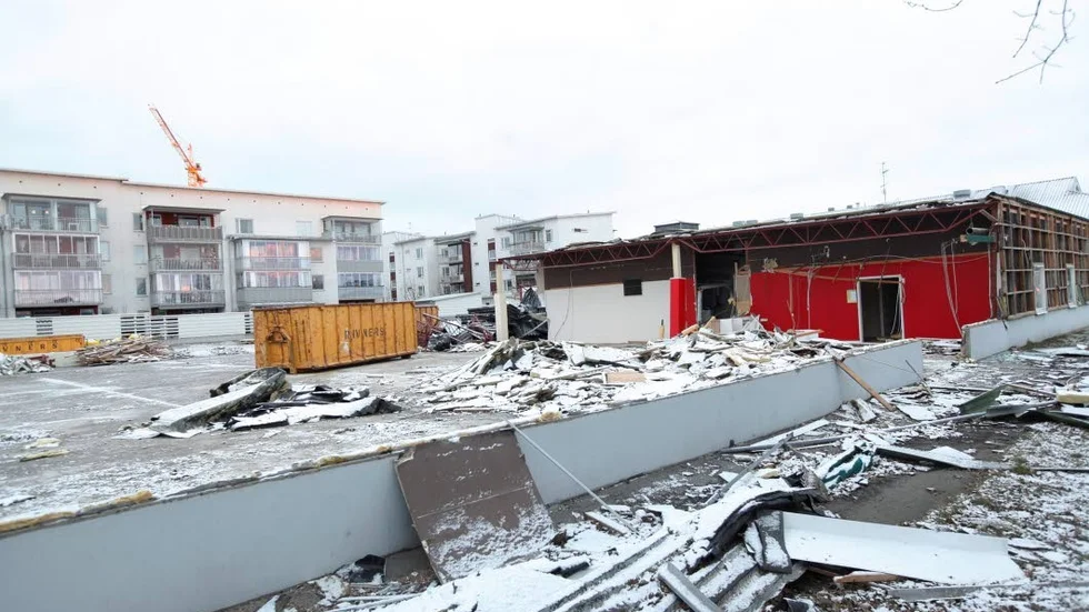 Stopp. TryggHem Bostad som äger Möbelhustomten håller på att ta fram ett nytt förslag till hur bostadshusen på tomten ska kunna se ut.