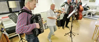 Jernbrukarna med Lelle tog i från tårna